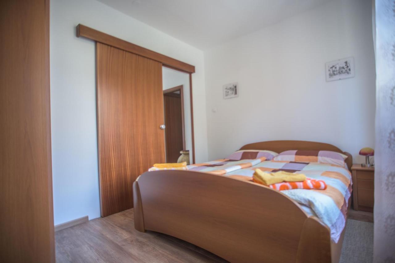 Apartman Marenic Cres Extérieur photo